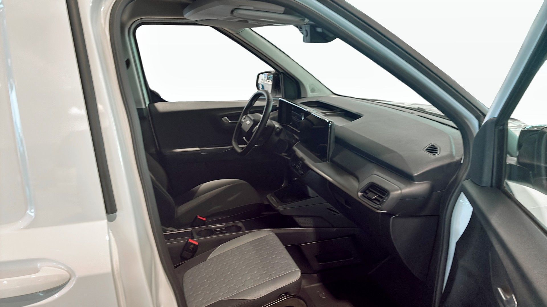 Ford Transit Courier E-Transit Courier 2026, bild 3/9