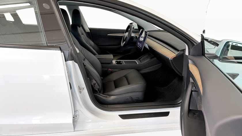 Bild 3 av Tesla Model 3 Long Range AWD / Glastak / AutoPilot