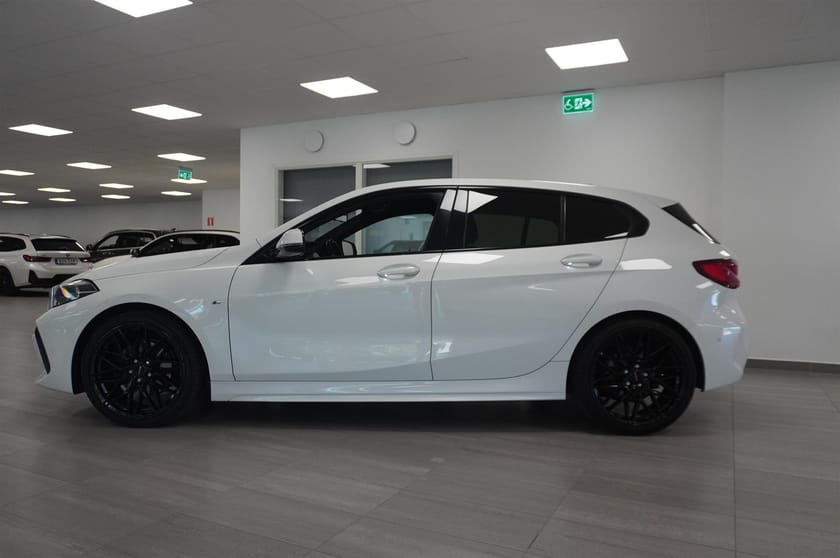 Bild 5 av BMW 118i M-Sport Drag Rattvärme LED Tonade Rutor