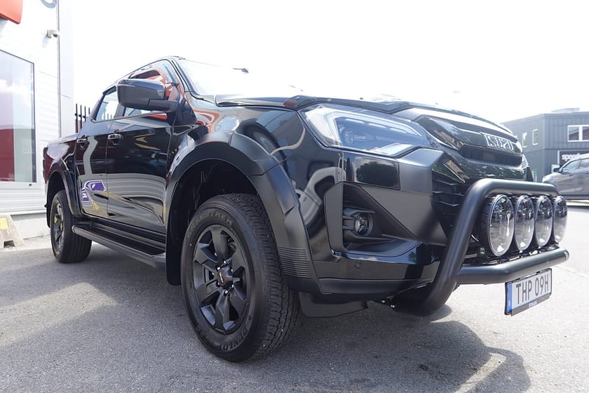 Bild 2 av Isuzu D-Max Crew Cab XRX |4219:-skatt| 3.795:-/mån Facelift | OMG LEV