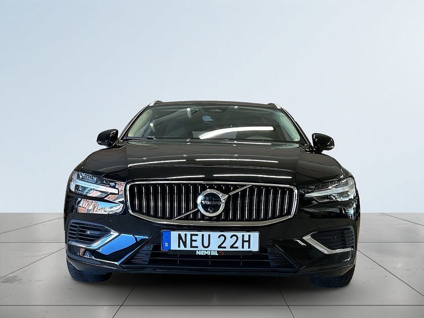 Bild 2 av Volvo V60 Recharge T6 AWD Aut MOMS Drag 360° H/K Navi CarPlay S&V