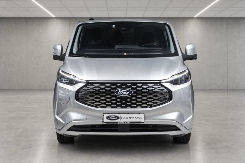 Bilde 4 av Ford E-Transit Custom 320 Limited/3-Seter/Hengerfeste - 2300kg/ACC/360 Kamera++