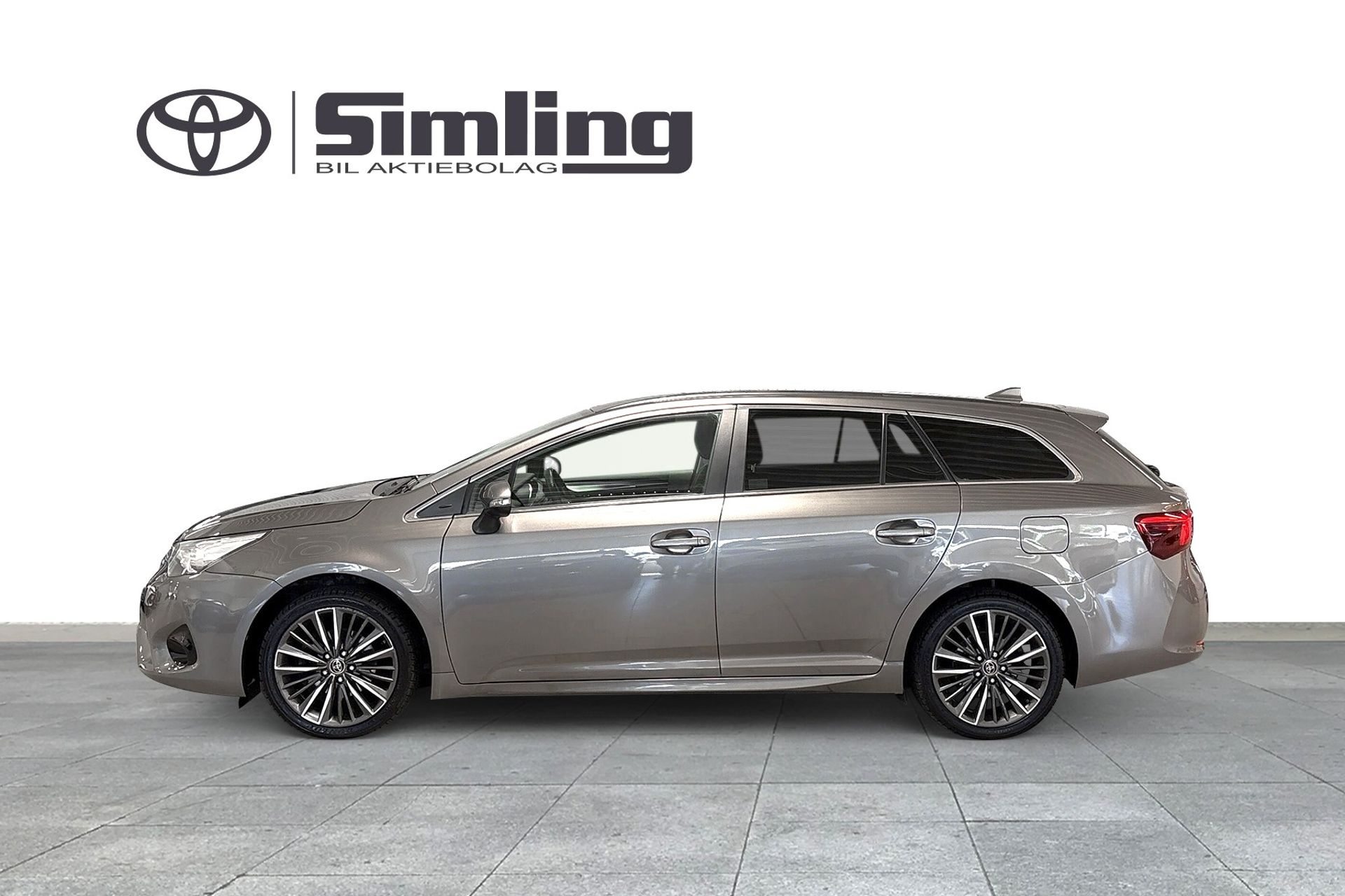 Toyota Avensis 2018, bild 4/10