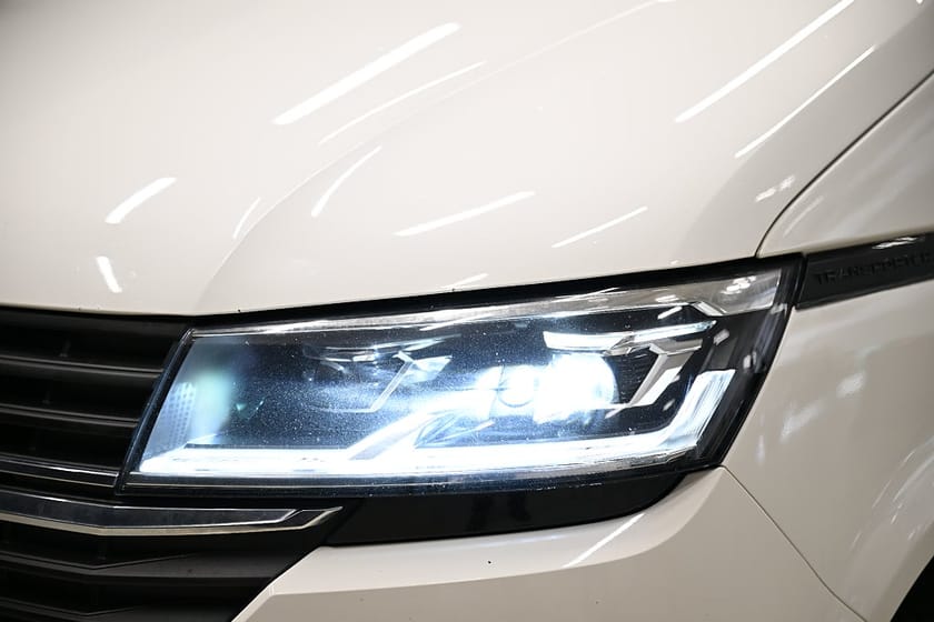 Bild 5 av Volkswagen Transporter 4M DSG 150HK Nedlackad|LED|Drag|Värmare|NyKamrem|1Ägare