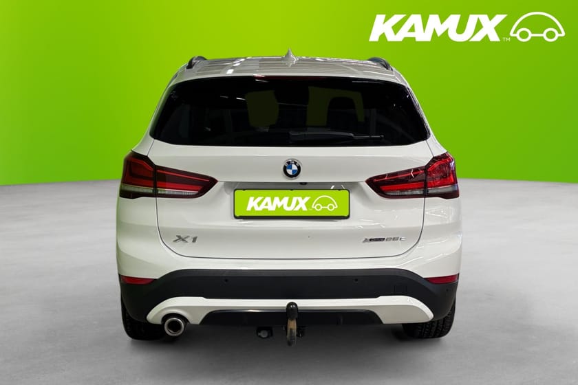 Bild 5 av BMW X1 xDrive25e Sport line Navi HuD B-Kamera HiFi Skinn Drag