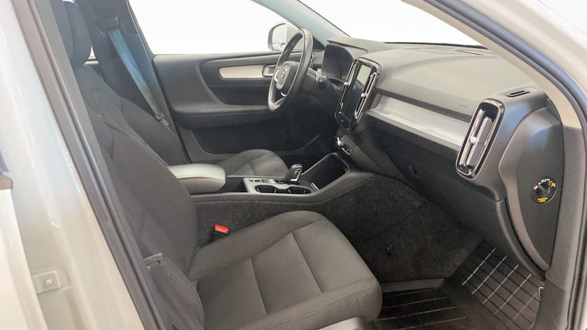 Bild 3 av Volvo XC40 D3 Geartronic 150hk Momentum - Värmare