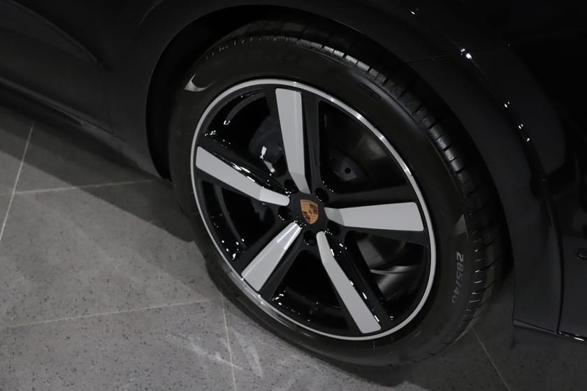 Bild 5 av Porsche Cayenne E-Hybrid Black Edition