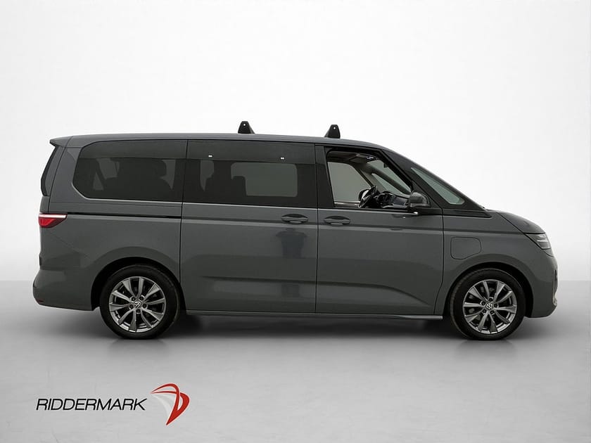 Bild 2 av Volkswagen Multivan eHybrid Life Lång Värm Cockpit CARPLAY