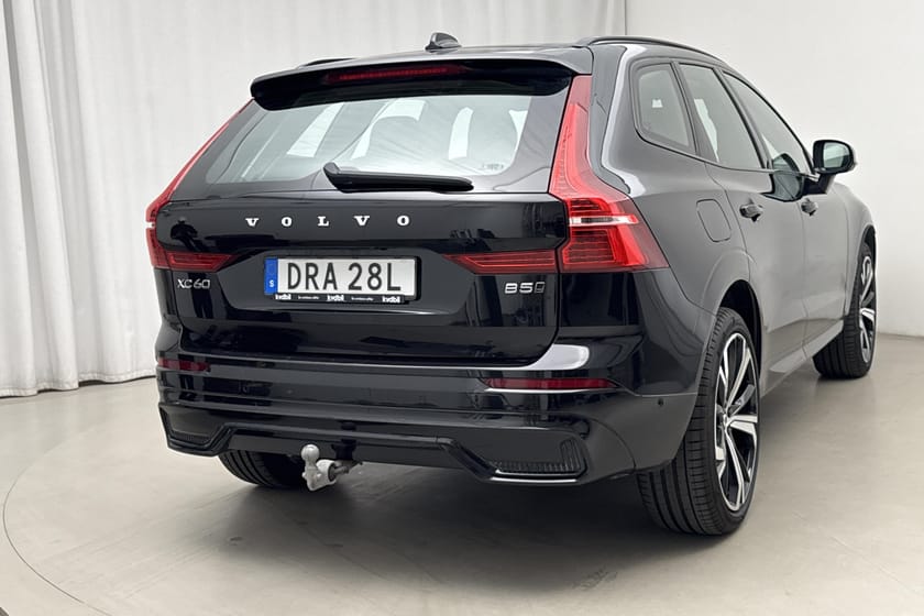 Bild 3 av Volvo XC60 B5 AWD Mildhybrid, Bensin 250hk Ultimate Dark