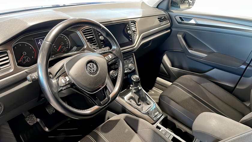 Bild 2 av Volkswagen T-Roc TSI115 HK