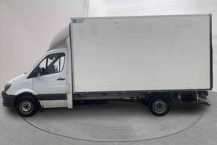 Bild 2 av Mercedes-Benz Sprinter 319 BlueTEC Chassi Cab CDI Volymskåp (190hk) Bakgavellyft