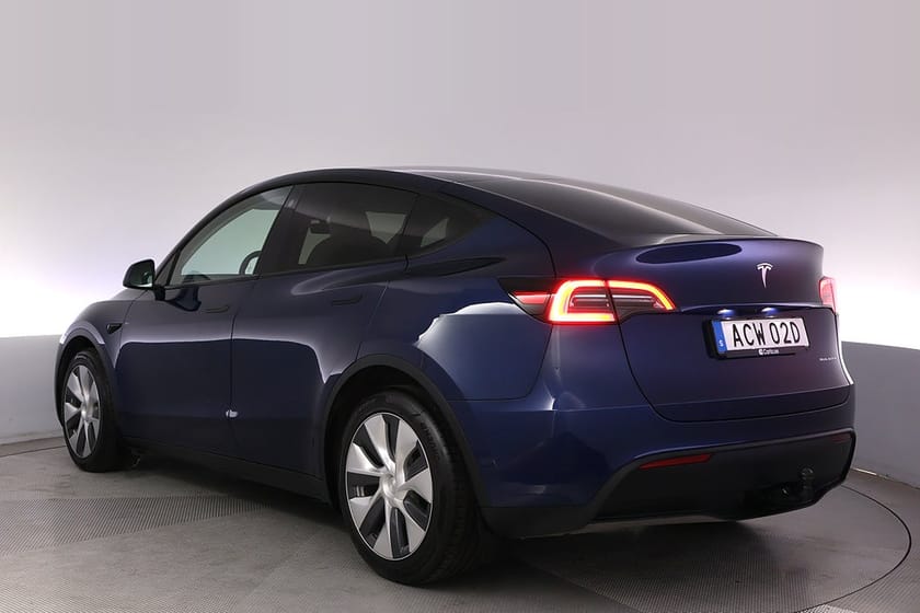 Bild 4 av Tesla Model Y Long Range AWD Uppg.Autopilot Drag Panorama