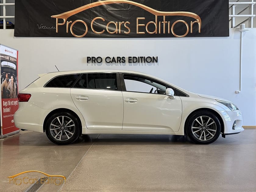 Bild 3 av Toyota Avensis Kombi 2.2 D-4D Automatisk, 150hk Executive Backkamera Navi