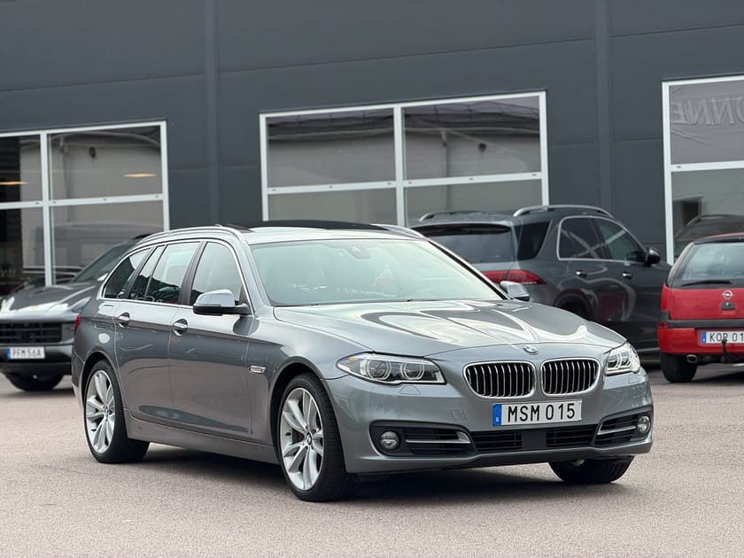 Bild 4 av BMW 530d xDrive Touring Pano Värmare H/K Drag Skinn HUD *SE UTR*
