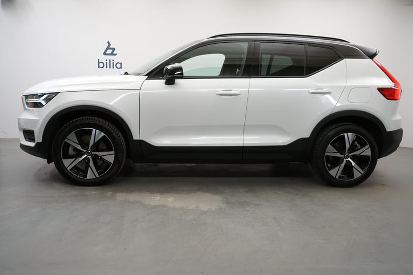 Bild 2 av Volvo XC40 Recharge Core, Baklucka elmanövrerad, Dragkrok
