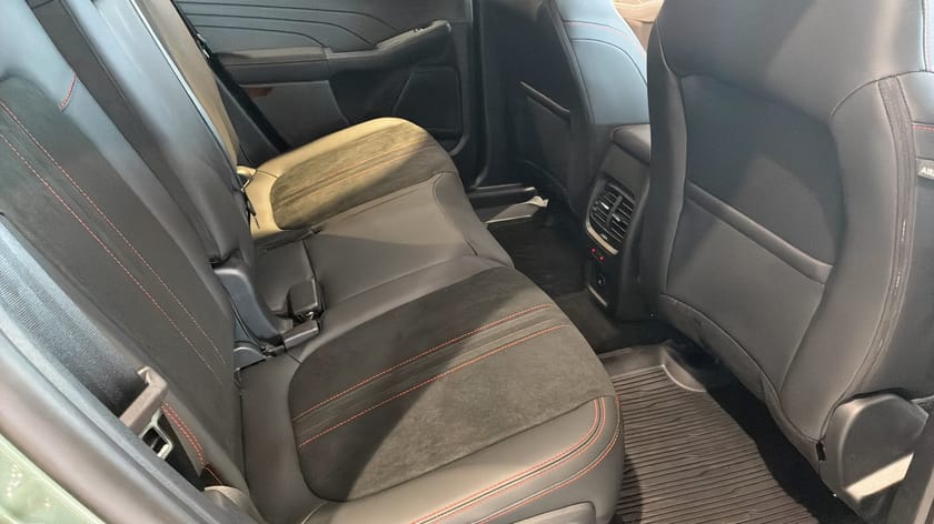 Bild 5 av Ford Kuga Plug-In Hybrid ST-LINE X 2.5 PLUGIN, 360, EGR SÄTEN, BLACK EDITION