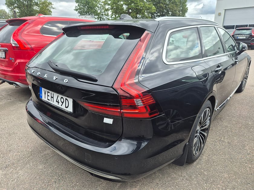 Bild 3 av Volvo V90 T6 Recharge Core Bright plug in AWD 350HK 4x4