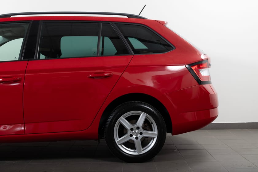 Bild 5 av Škoda Fabia Kombi 1.2 TSI 90hk Carplay/Keyless/PDC/LM