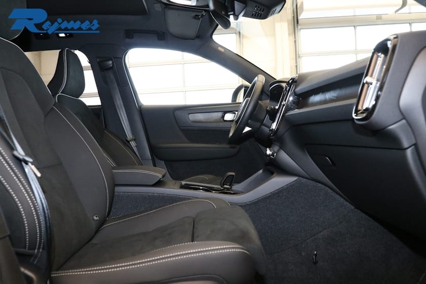 Bild 4 av Volvo EX40 Twin Motor Performance UltraBlackSE