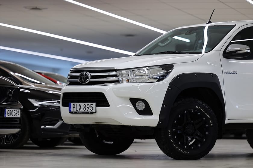 Bild 4 av Toyota Hilux Dubbelhytt 2.4 AWD 150hk Invicible Drag Flaklock