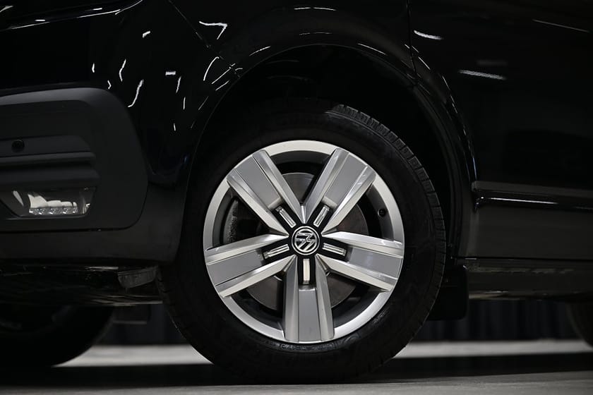 Bild 5 av Volkswagen Transporter DSG 204HK L2 Nedlackad|LED|Servicebil|nredning|SeUtr!
