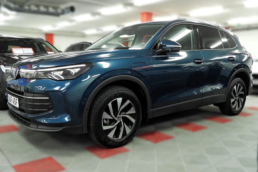 Bild 3 av Volkswagen Tiguan eHybrid 1.5 TSI Life SoV Hjul 120km Räckvidd Värmare