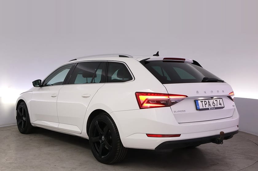 Bild 4 av Škoda Superb iV Kombi Skoda Business Adv Edition Style Drag Canton