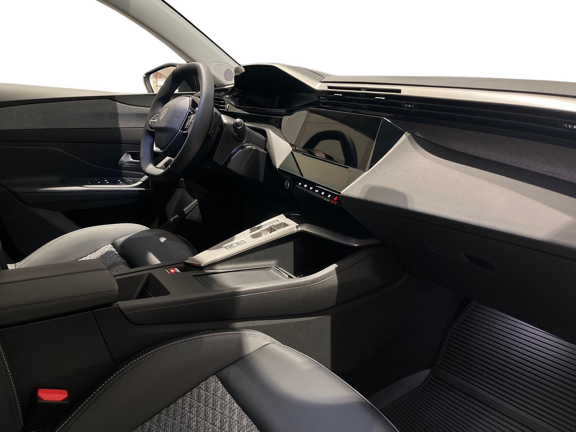 Peugeot 308 SW Hybrid 145 2025, bild 4/10