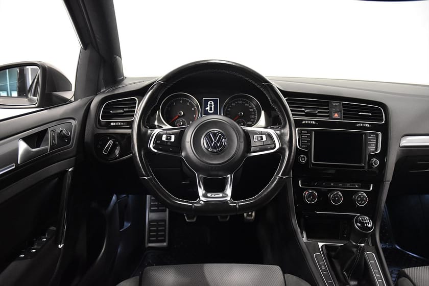 Bild 2 av Volkswagen Golf 1.4 TSI R-Line AdaptivF Carplay Nybes 150hk
