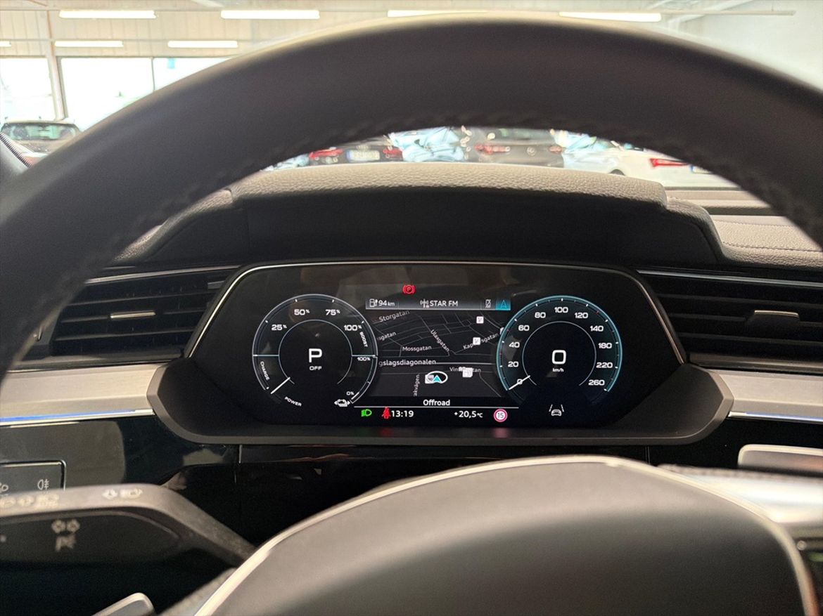 Audi Audi Q8 55 e-tron quattro — bild 19