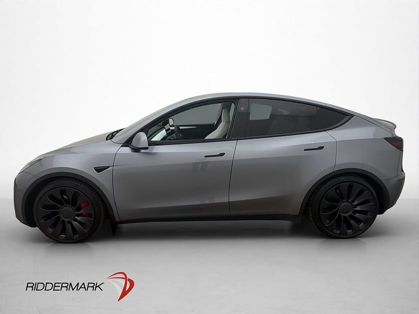 Bild 5 av Tesla Model Y Performance MOMS Quicksilver Matrix HW4 Värmep