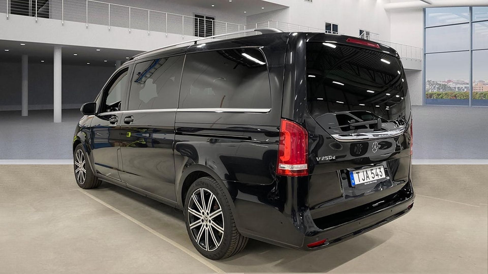 Mercedes-Benz V 2024, kuva 2/9