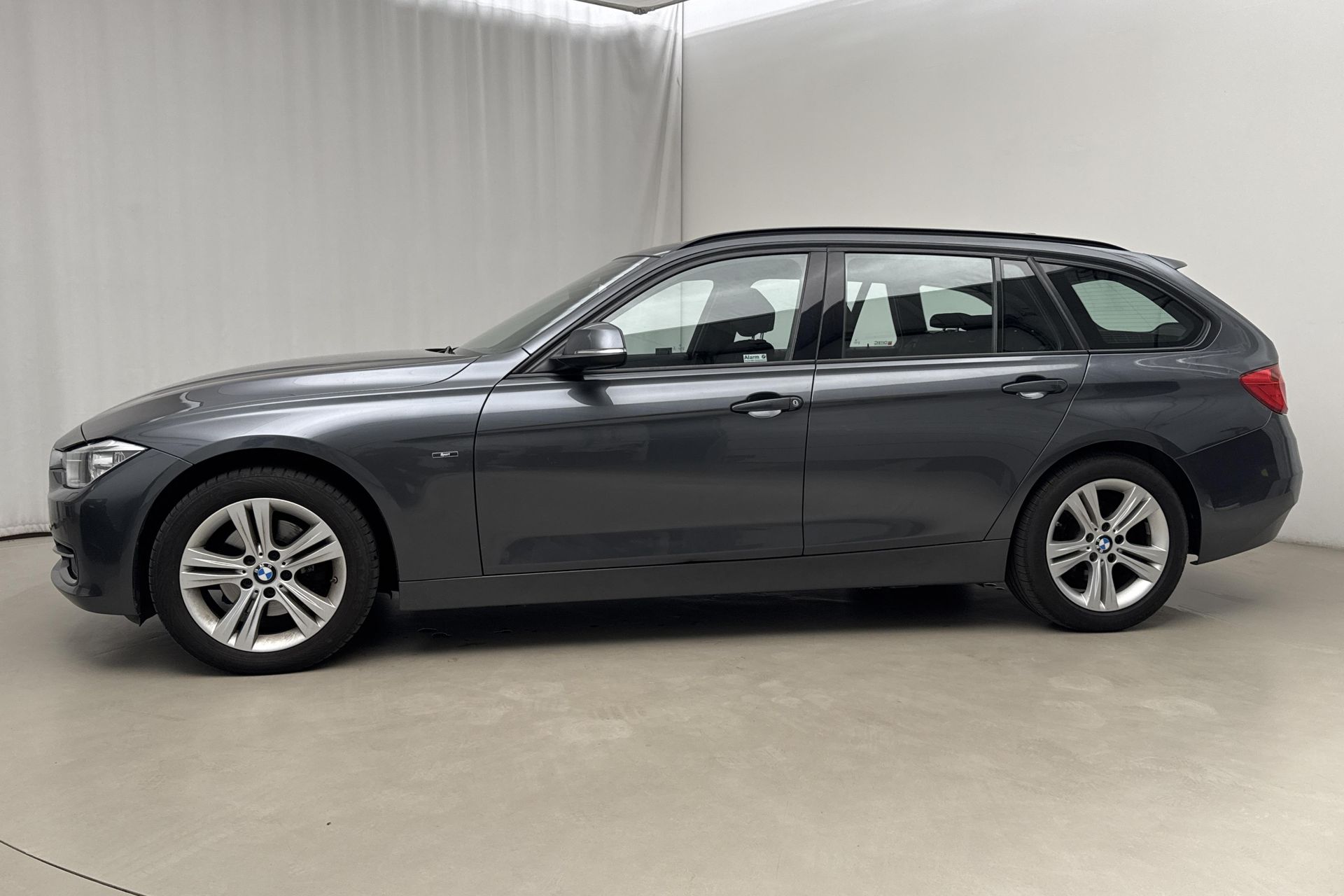 BMW 320 d xDrive Touring 2015, bild 2/10