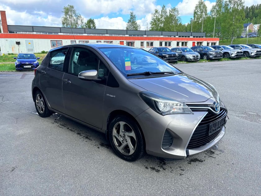 Bilde 5 av Toyota Yaris Hybrid Komplett service I God teknisk stand I Garanti