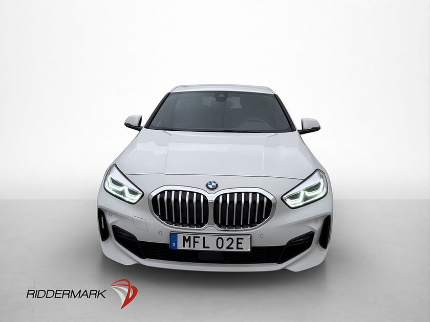 Bild 2 av BMW 118i 136hk M Sport Cockpit Värmare Navi Sensorer CarPlay