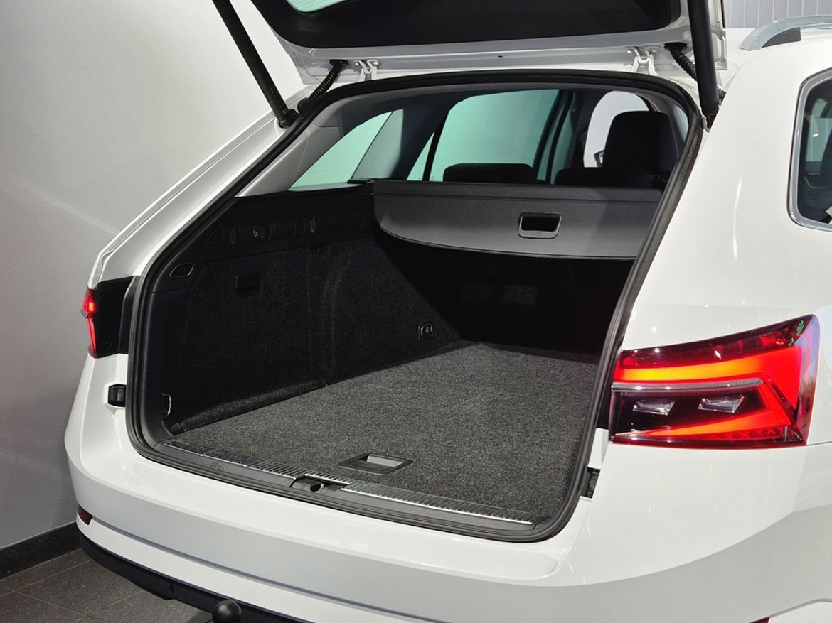 Škoda Škoda Superb Kombi — bild 24