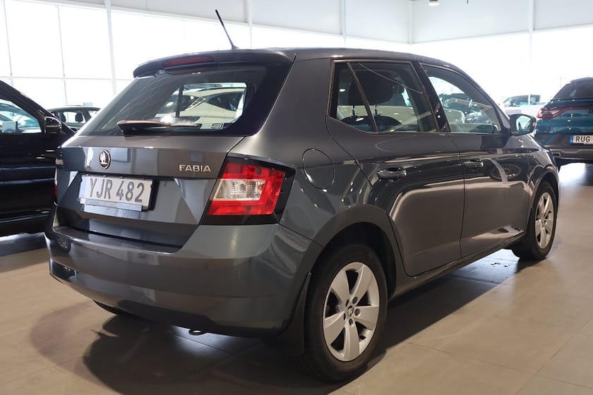 Bild 5 av Škoda Fabia Skoda 1.2 TSI Style M-Värme CarPlay PDC Blåtand