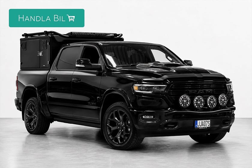 Bild 4 av RAM 1500 Crew Cab 5.7 V8 HEMI Limited Night 3+1 Hundkåpa Släde Luft Moms