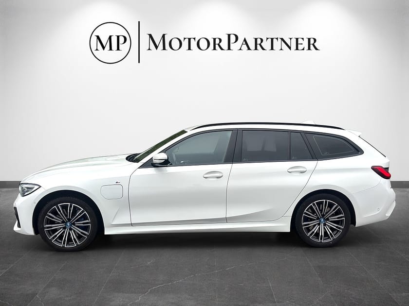Bild 4 av BMW 330e xDrive Touring Plug-in hybrid M Sport Navi Kamera Drag
