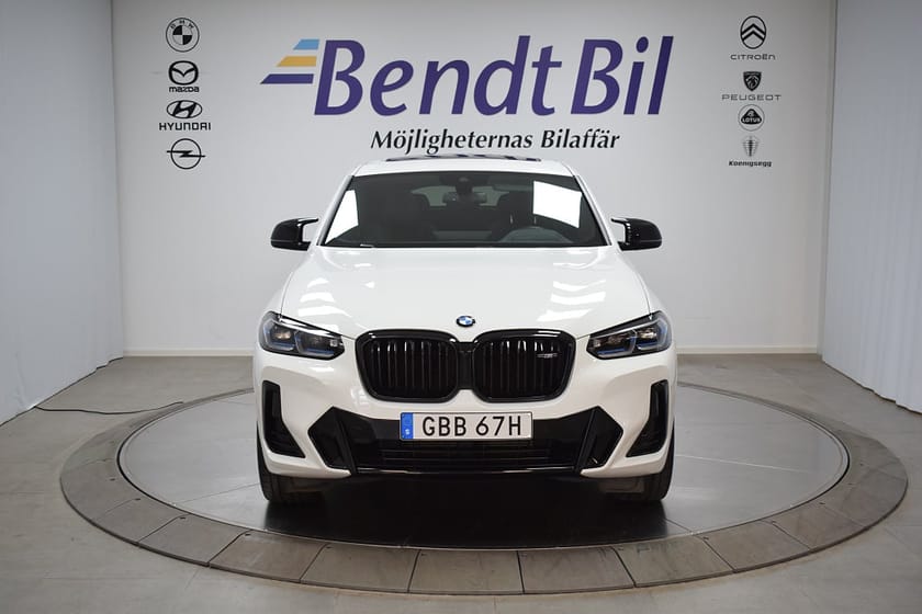 Bild 2 av BMW X4 M40i / Laser / Harman Kardon / Panoramaglastak/ Värmare