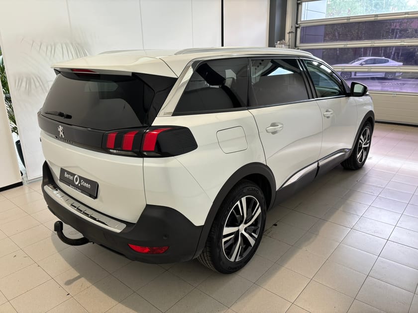 Bilde 3 av Peugeot 5008 Navigasjon, hengerfeste, apple Carplay. 3 isofix bak.