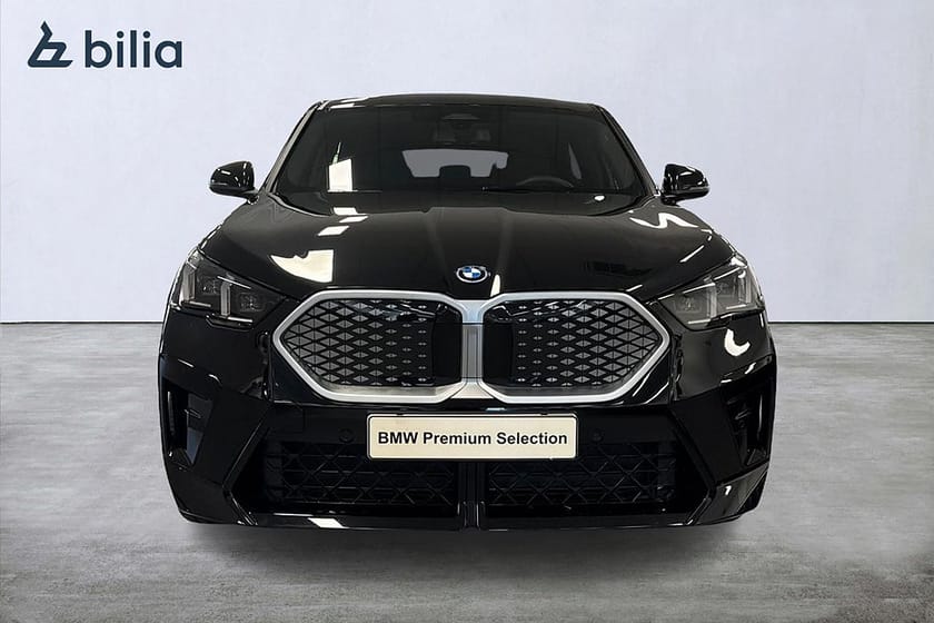 Bild 5 av BMW iX2 xDrive30 xDrive 30 M-sport | Drag | Aktiv farth. | Backkamera