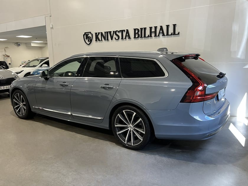 Bild 2 av Volvo V90 Recharge T6 AWD Inscription Exp H/K Värmare Drag 340hk