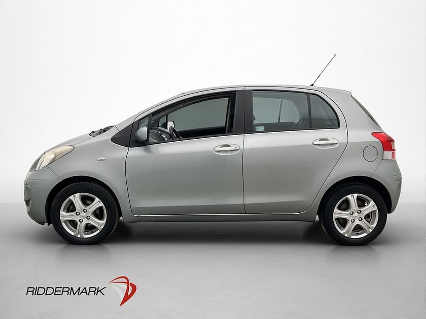 Bild 4 av Toyota Yaris 1.33 99hk Svensksåld Låg-Årsskatt 0.52 l/mil