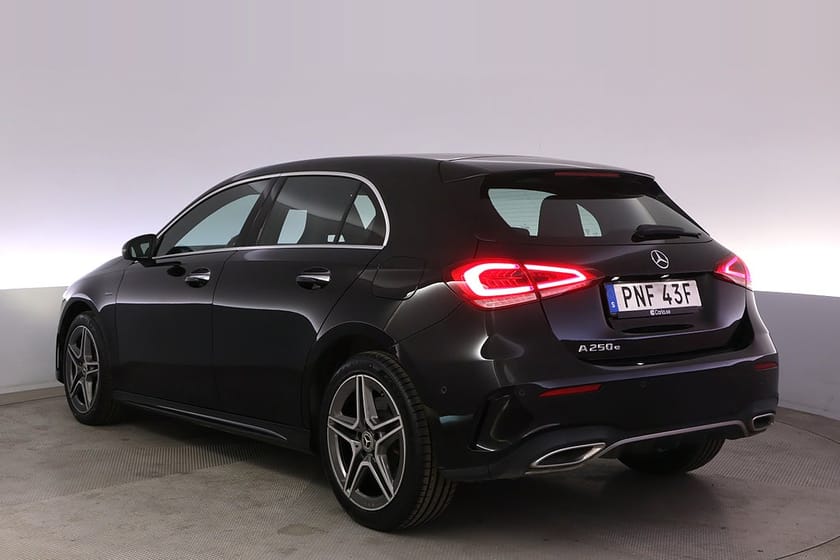 Bild 4 av Mercedes-Benz A 250 e AMG Widescreen Kamera Navi