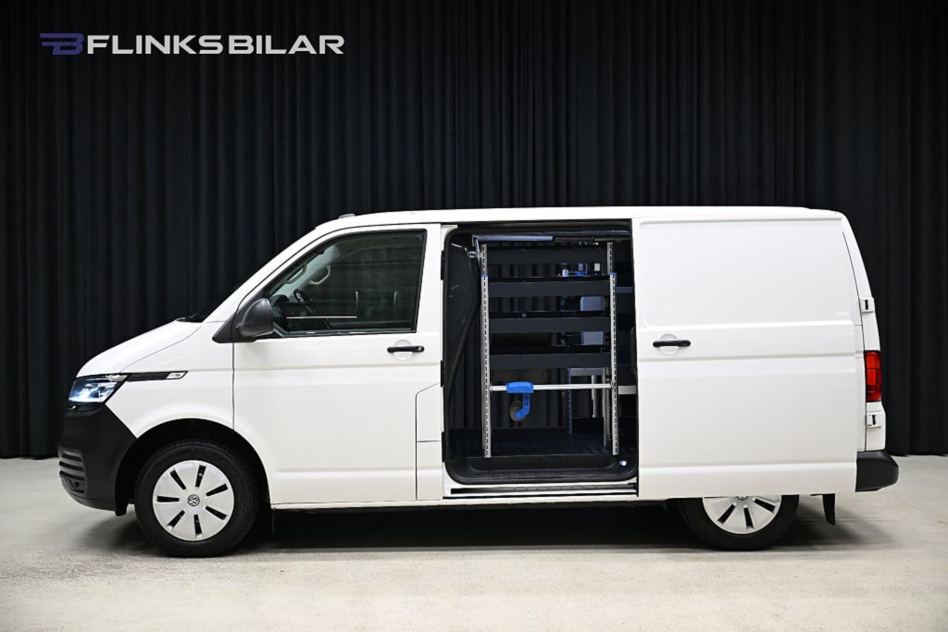 Volkswagen Transporter 2022, photo 4/10
