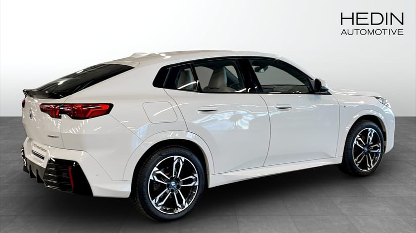 Bild 2 av BMW iX2 xDrive30 xDrive30, 306hk, M-sport|Backkamera|Drag|carplay