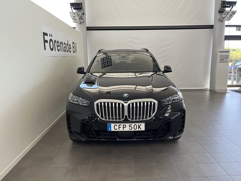 Bild 2 av BMW X5 xDrive50e 3,95%ränta M Sport Komfortstol Drag Panorama