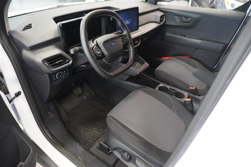 Bild 2 av Ford E-Transit Courier Skåp Trend Elmotor 100 kW 136hk 1-Vxl