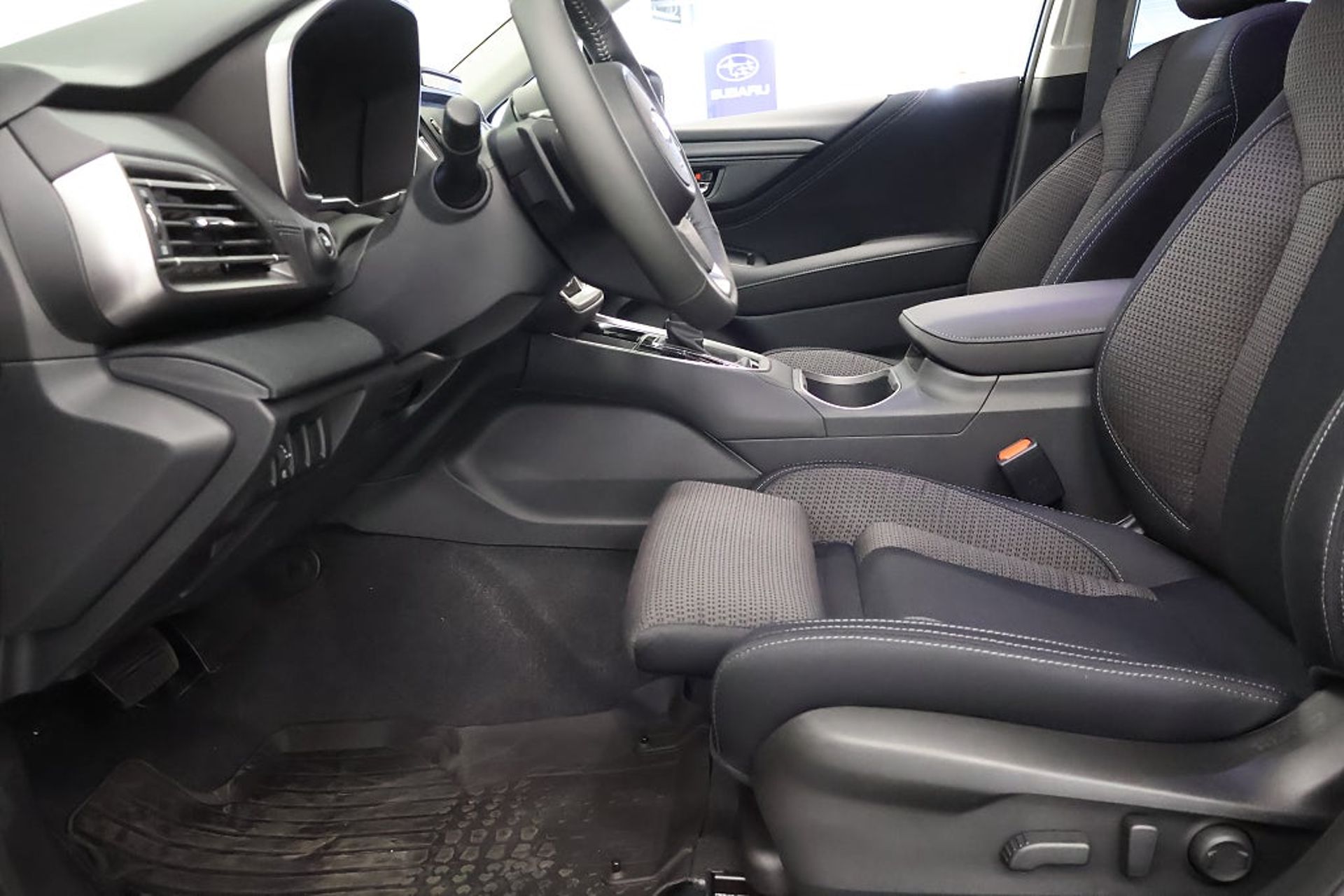 Subaru Outback 2.5 4WD XFuel 2025, bild 5/27